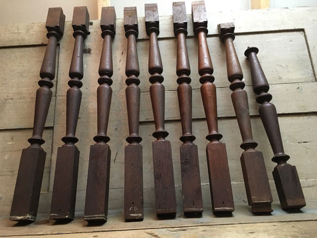 小型數(shù)控木工車床應(yīng)用示例 小型數(shù)控木工車床應(yīng)用示例